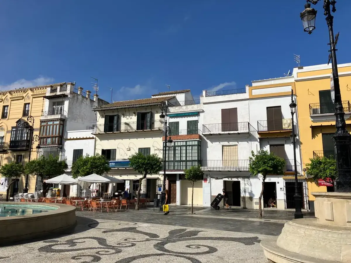 Casa Lazo Reina en la plaza del Cabildo de Sanlúcar de Barrameda